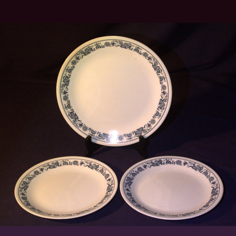 Vintage Old Town Blue Corelle Luncheon (2)  and Dinner (1) Plates